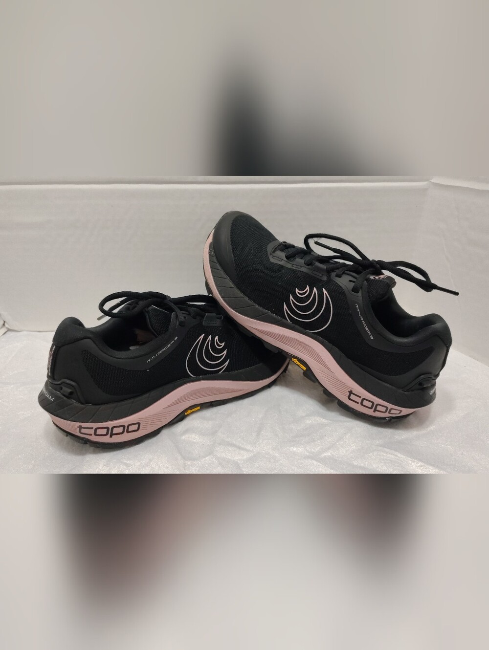 Topo Athletic MTN Racer 3, Women # 7 US Excellent Condition